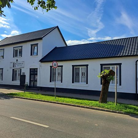 Belvarosi Lux Apartman Vasarosnameny Bagian luar foto