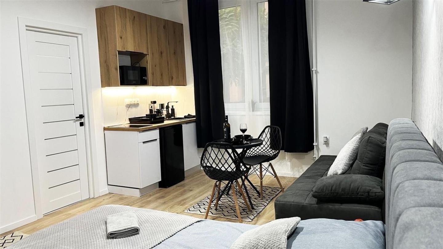 Belvarosi Lux Apartman Vasarosnameny Bagian luar foto