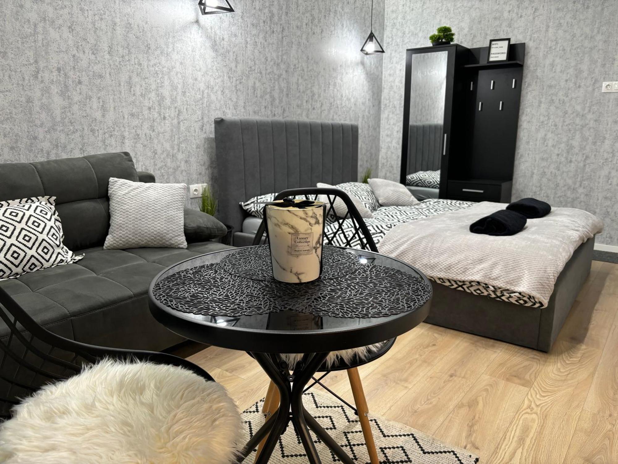 Belvarosi Lux Apartman Vasarosnameny Bagian luar foto